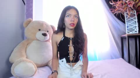Snapshot of goddessjulieta chatting on 01-12-25, 06:59 Julieta online show from 01-12-25, 06:59