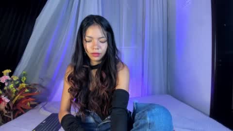 Snapshot of goddessjulieta chatting on 01-21-25, 01:18 Julieta online show from 01-21-25, 01:18