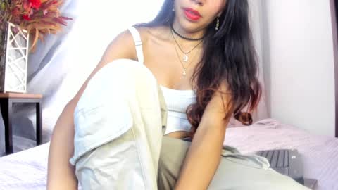 Snapshot of goddessjulieta chatting on 01-22-25, 07:13 Julieta online show from 01-22-25, 07:13