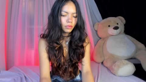 Snapshot of goddessjulieta chatting on 01-28-25, 01:18 Julieta online show from 01-28-25, 01:18
