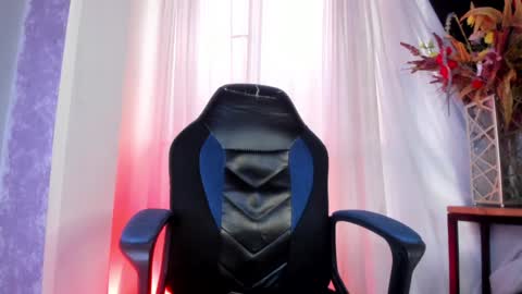 Snapshot of goddessjulieta chatting on 01-30-25, 10:51 Julieta online show from 01-30-25, 10:51