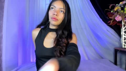 Snapshot of goddessjulieta chatting on 01-31-25, 11:03 Julieta online show from 01-31-25, 11:03