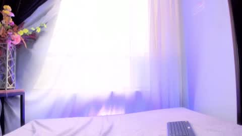 Snapshot of goddessjulieta chatting on 02-10-25, 09:58 Julieta online show from 02-10-25, 09:58