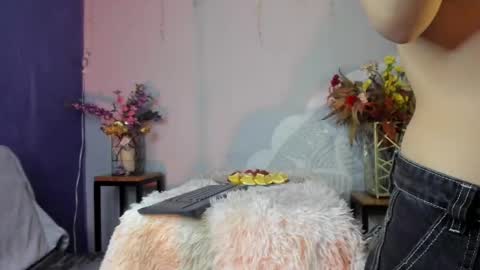 Snapshot of goddessjulieta chatting on 02-13-25, 07:21 Julieta online show from 02-13-25, 07:21