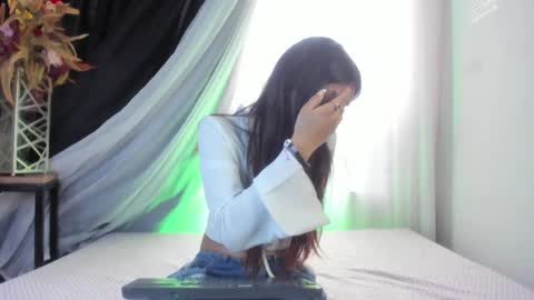 Snapshot of goddessjulieta chatting on 03-02-25, 06:19 Julieta online show from 03-02-25, 06:19