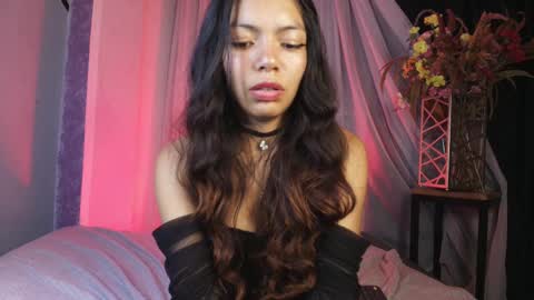 Snapshot of goddessjulieta chatting on 03-06-25, 11:31 Julieta online show from 03-06-25, 11:31