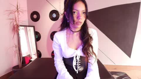 Snapshot of goddessjulieta chatting on 09-14-25, 07:24 Julieta online show from 09-14-25, 07:24