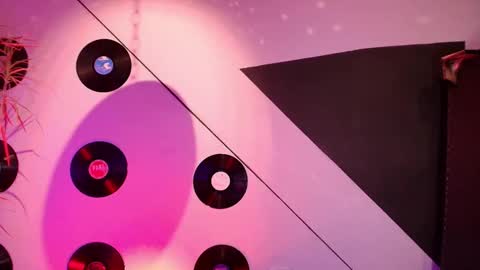 Snapshot of goddessjulieta chatting on 11-17-25, 06:35 Julieta online show from 11-17-25, 06:35