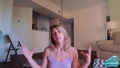 Snapshot of goddesslailadelight chatting on 12-21-25, 05:20 Laila Delight Goddess of Light online show from 12-21-25, 05:20