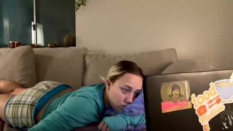 Snapshot of goddessmayvn chatting on 02-11-25, 01:41 GoddessMayvn online show from 02-11-25, 01:41