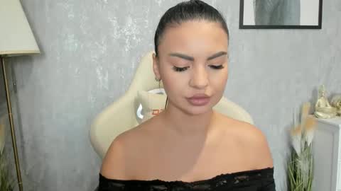 Snapshot of goddessmiaa chatting on 10-13-25, 08:47 Mistress online show from 10-13-25, 08:47