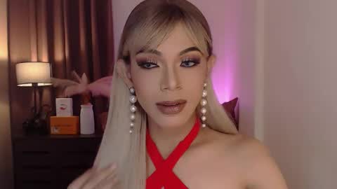 Snapshot of goddessmichaella chatting on 12-21-24, 09:01 Michaella online show from 12-21-24, 09:01