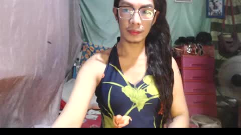 Snapshot of goddesssonyaxxx chatting on 06-18-26, 06:24 KENNY DOLL online show from 06-18-26, 06:24