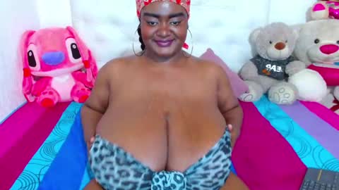 Snapshot of godessqqq chatting on 02-21-25, 07:10 Godess Tracy online show from 02-21-25, 07:10