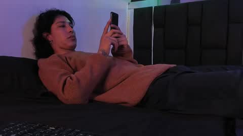 Snapshot of godly_huan chatting on 12-29-24, 06:35 HUAN online show from 12-29-24, 06:35