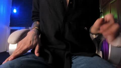 Snapshot of godly_huan chatting on 01-25-25, 06:01 HUAN online show from 01-25-25, 06:01