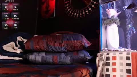 Snapshot of godly_huan chatting on 11-16-25, 11:05 HUAN online show from 11-16-25, 11:05