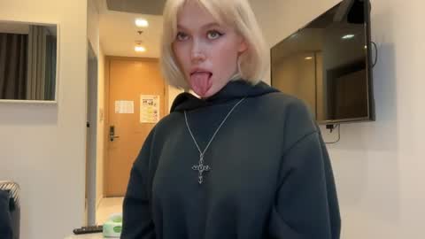 Aline meow   online show from 04-05-26, 11:29