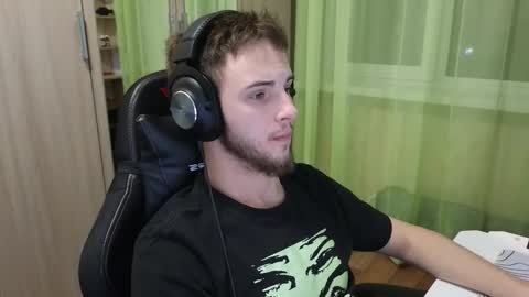 Golden boyyy21 online show from 12-21-25, 06:26