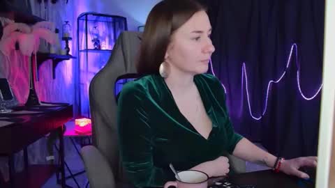 Gloria online show from 05-17-26, 09:28