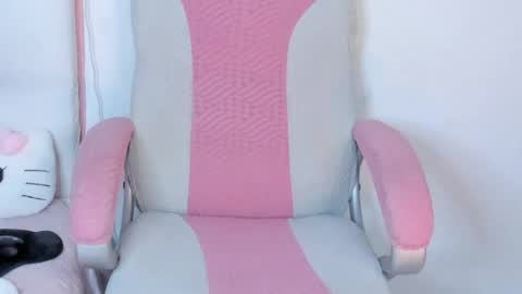 golden_issy online show from 06-15-26, 12:24