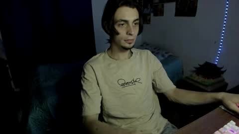 Snapshot of golden_ryan chatting on 05-04-26, 02:29 Jmmmm online show from 05-04-26, 02:29