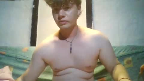 Snapshot of goldenboy207 chatting on 07-09-26, 11:14 goldenboy207 online show from 07-09-26, 11:14