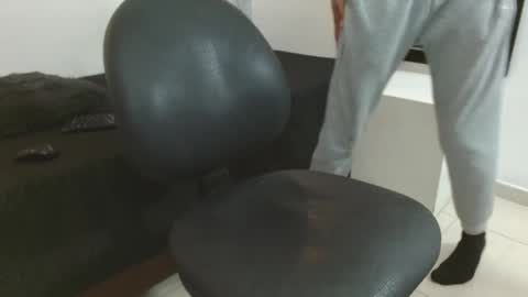   online show from 04-23-26, 05:48