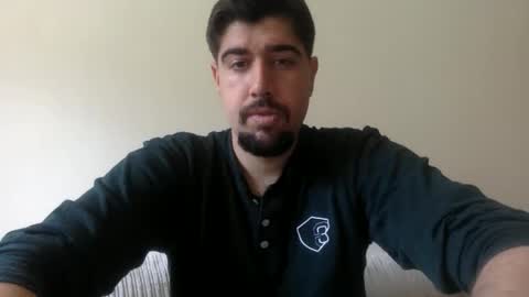 Snapshot of goldenglove35 chatting on 05-06-26, 10:53 Golden-Glove online show from 05-06-26, 10:53