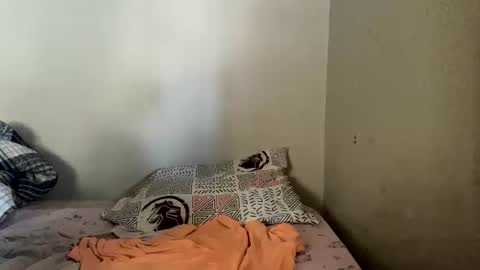 Snapshot of goldengun10 chatting on 09-24-25, 08:12 goldengun10 online show from 09-24-25, 08:12