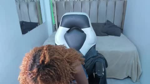 Moon  online show from 03-24-26, 01:21