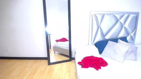 Snapshot of goldenn_ass1 chatting on 11-13-25, 04:44 goldenn_ass1 online show from 11-13-25, 04:44