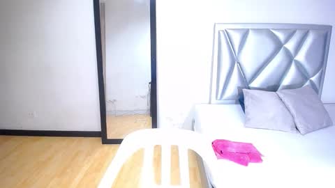 Snapshot of goldenn_ass1 chatting on 11-21-25, 03:49 goldenn_ass1 online show from 11-21-25, 03:49