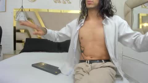 Snapshot of goldentemptation_ chatting on 04-26-26, 12:58 goldentemptation_ online show from 04-26-26, 12:58