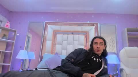 Snapshot of goldentemptation_ chatting on 05-11-26, 07:55 goldentemptation_ online show from 05-11-26, 07:55