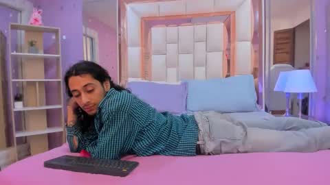 Snapshot of goldentemptation_ chatting on 05-26-26, 08:16 goldentemptation_ online show from 05-26-26, 08:16