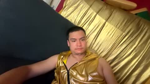 Snapshot of goldentomleo chatting on 07-19-26, 07:56 Goldentomleo online show from 07-19-26, 07:56