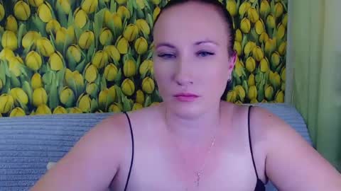 Snapshot of goldmoonn chatting on 07-01-26, 05:45 goldmoonn online show from 07-01-26, 05:45