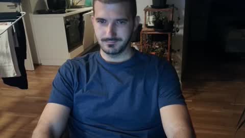 Snapshot of goldnic_10 chatting on 10-25-25, 05:04 goldnic_10 online show from 10-25-25, 05:04