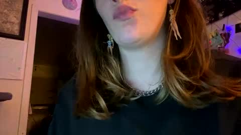 Goldstar and Princess online show from 11-17-25, 01:55