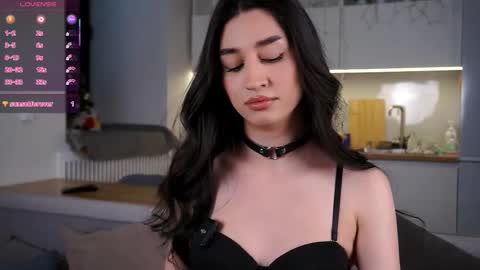 Snapshot of goldygrillz chatting on 01-07-26, 04:04 angel online show from 01-07-26, 04:04