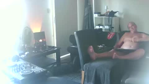 goldyguy011 online show from 04-11-26, 03:33