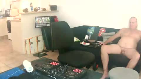 Snapshot of goldyguy011 chatting on 06-18-26, 01:06 goldyguy011 online show from 06-18-26, 01:06
