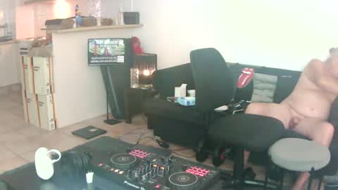 Snapshot of goldyguy011 chatting on 06-21-26, 11:07 goldyguy011 online show from 06-21-26, 11:07