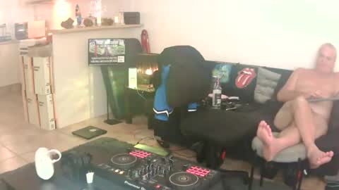 Snapshot of goldyguy011 chatting on 06-22-26, 03:25 goldyguy011 online show from 06-22-26, 03:25