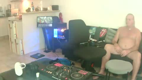 Snapshot of goldyguy011 chatting on 06-22-26, 11:35 goldyguy011 online show from 06-22-26, 11:35