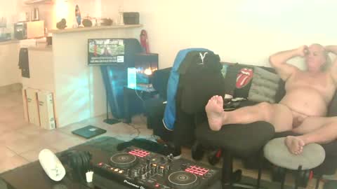 Snapshot of goldyguy011 chatting on 06-24-26, 01:37 goldyguy011 online show from 06-24-26, 01:37
