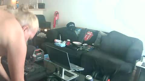 Snapshot of goldyguy011 chatting on 07-14-26, 02:05 goldyguy011 online show from 07-14-26, 02:05