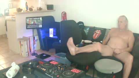 Snapshot of goldyguy011 chatting on 07-16-26, 05:24 goldyguy011 online show from 07-16-26, 05:24