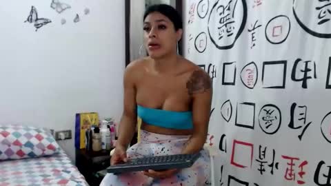 Snapshot of golositha26 chatting on 02-12-25, 02:14 Valentina online show from 02-12-25, 02:14